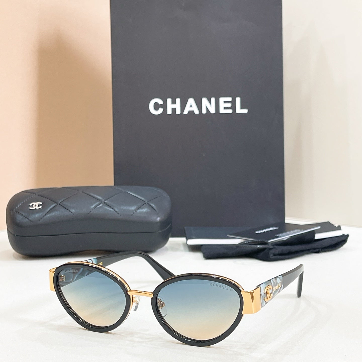 CHANEL Sunglasses-A72090